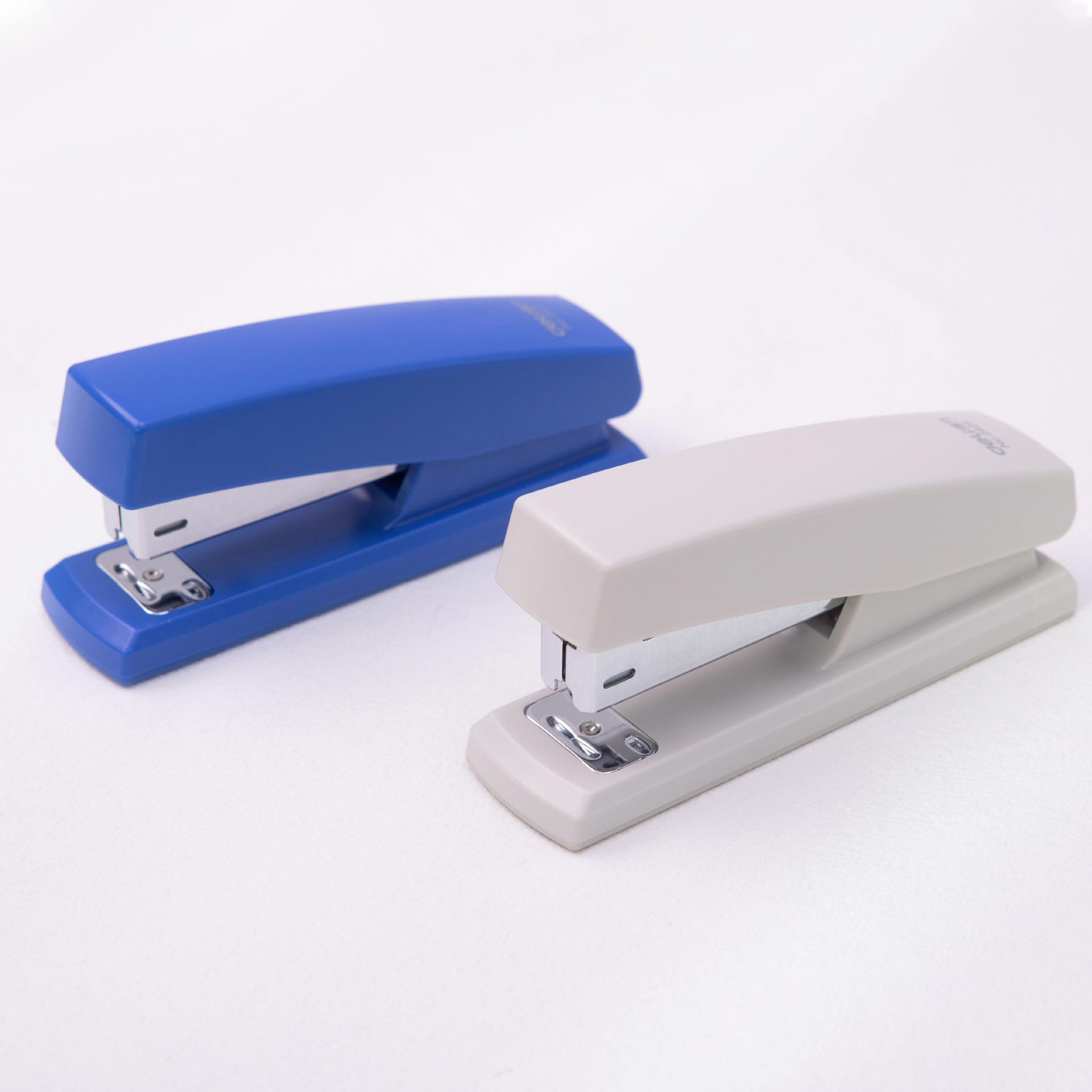 Gran grapadora de ahorro de mano de flores de embalaje de copia grapadora estudiante de oficina puncher