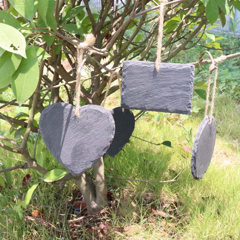 Mayorista etiqueta de planta de pizarra natural etiqueta de piedra de jardinería negra cardíaca pizarra cuadernita cuerda de cáñamo etiqueta colgante