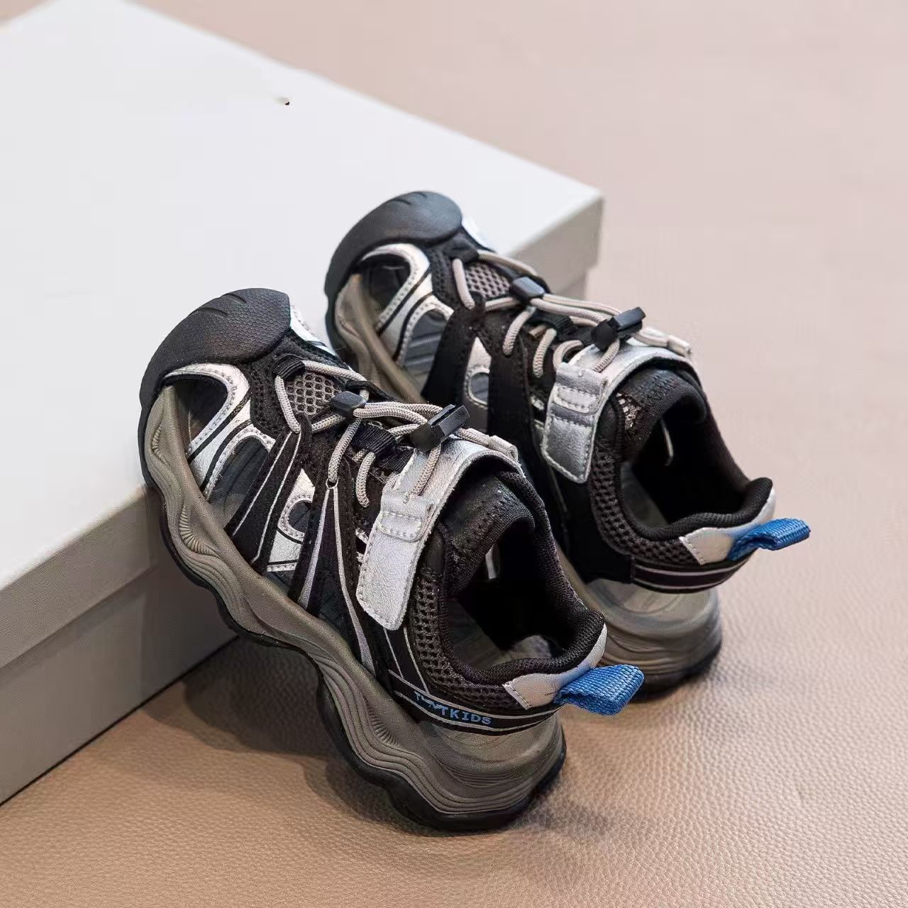 Sandalias deportivas para niños 2026 verano nuevo niño Baotou zapatos de retroceso zapatos de playa de moda para niñas zapatos de playa image 8