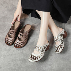 包頭半拖鞋女外穿2025夏季新款真皮中跟軟底民族風鏤空媽媽涼鞋女