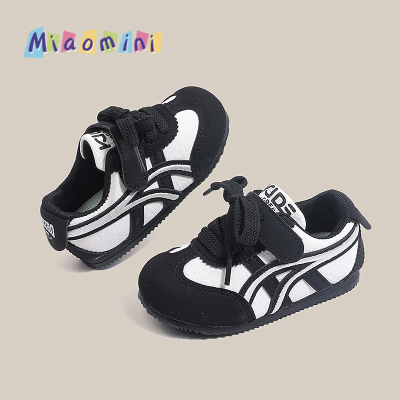 2026 primavera y otoño nuevos zapatos para niños Gump zapatos deportivos coreanos para niños zapatos de entrenamiento de skate para bebés zapatos para niños pequeños