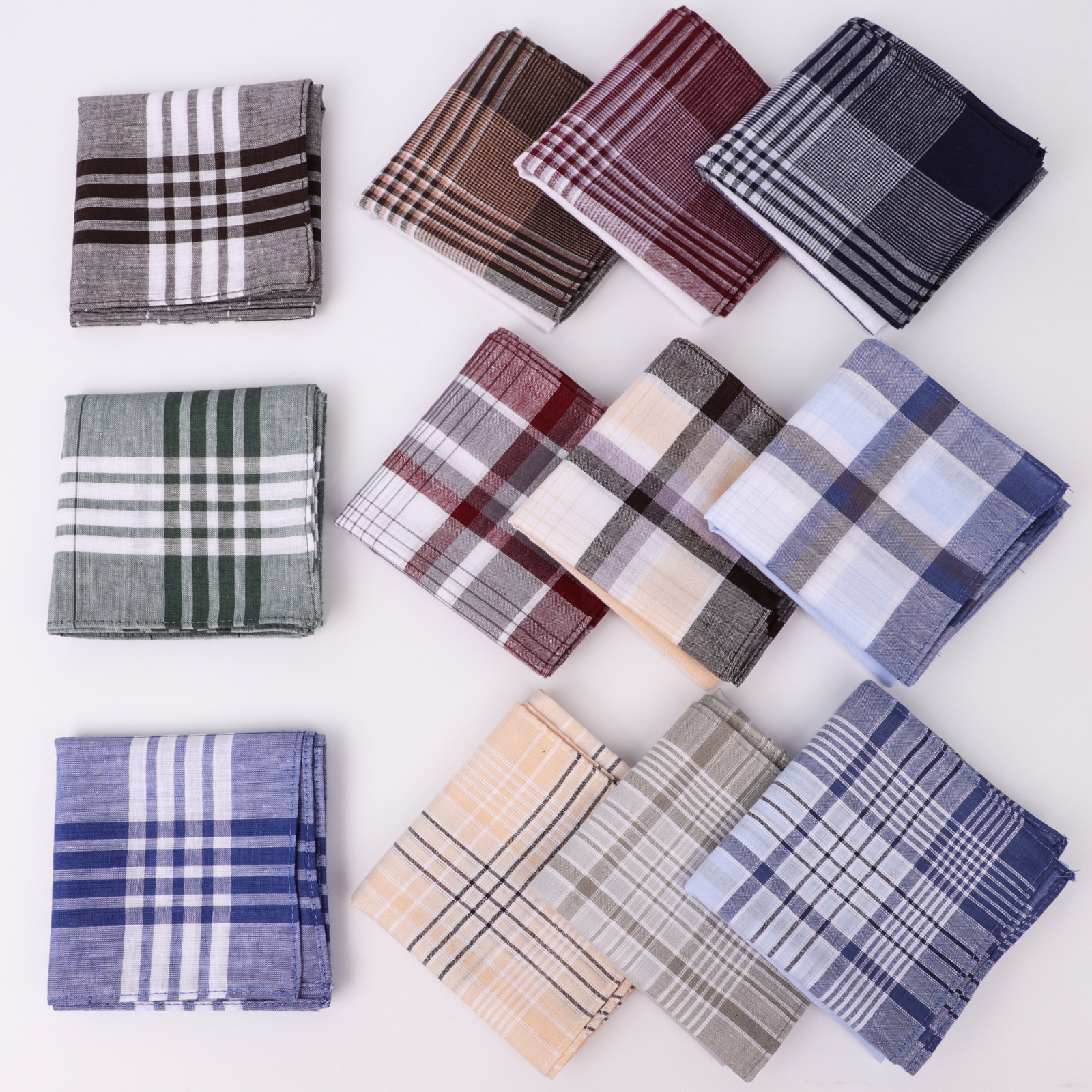 4개의 꽃으로 구성된 12개의 스트립, 각 패턴당 3개의 스트립