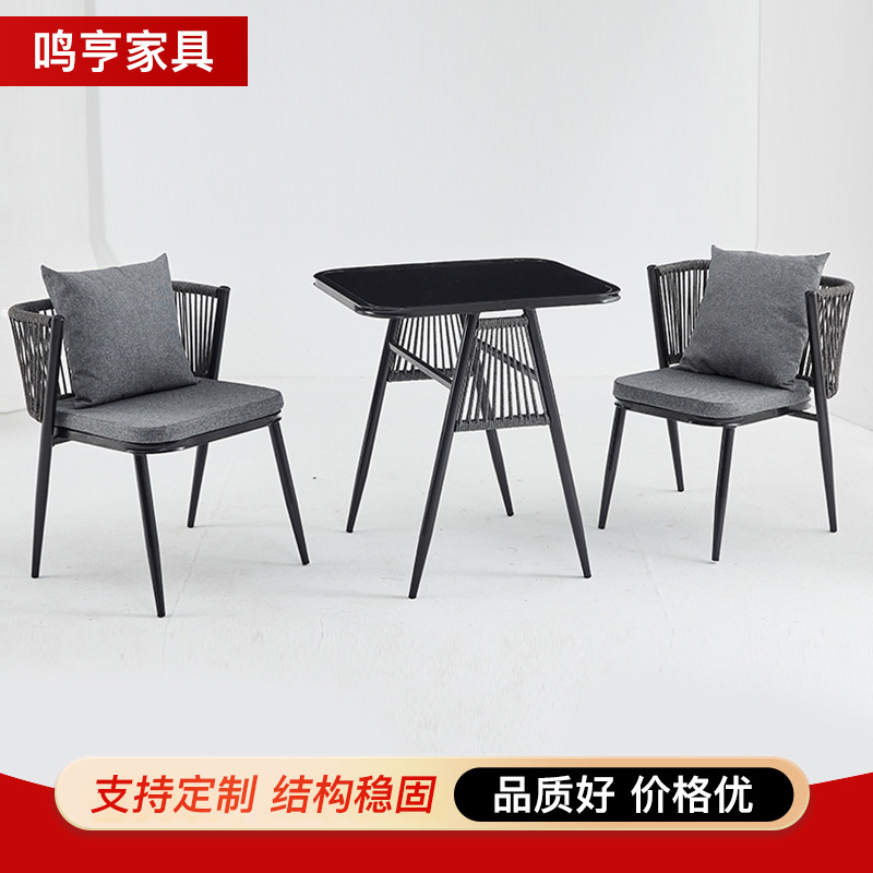 Moderno simple balcón al aire libre mesa y silla de caña combinación patio ocio de tres piezas jardín set de mesa y silla de té