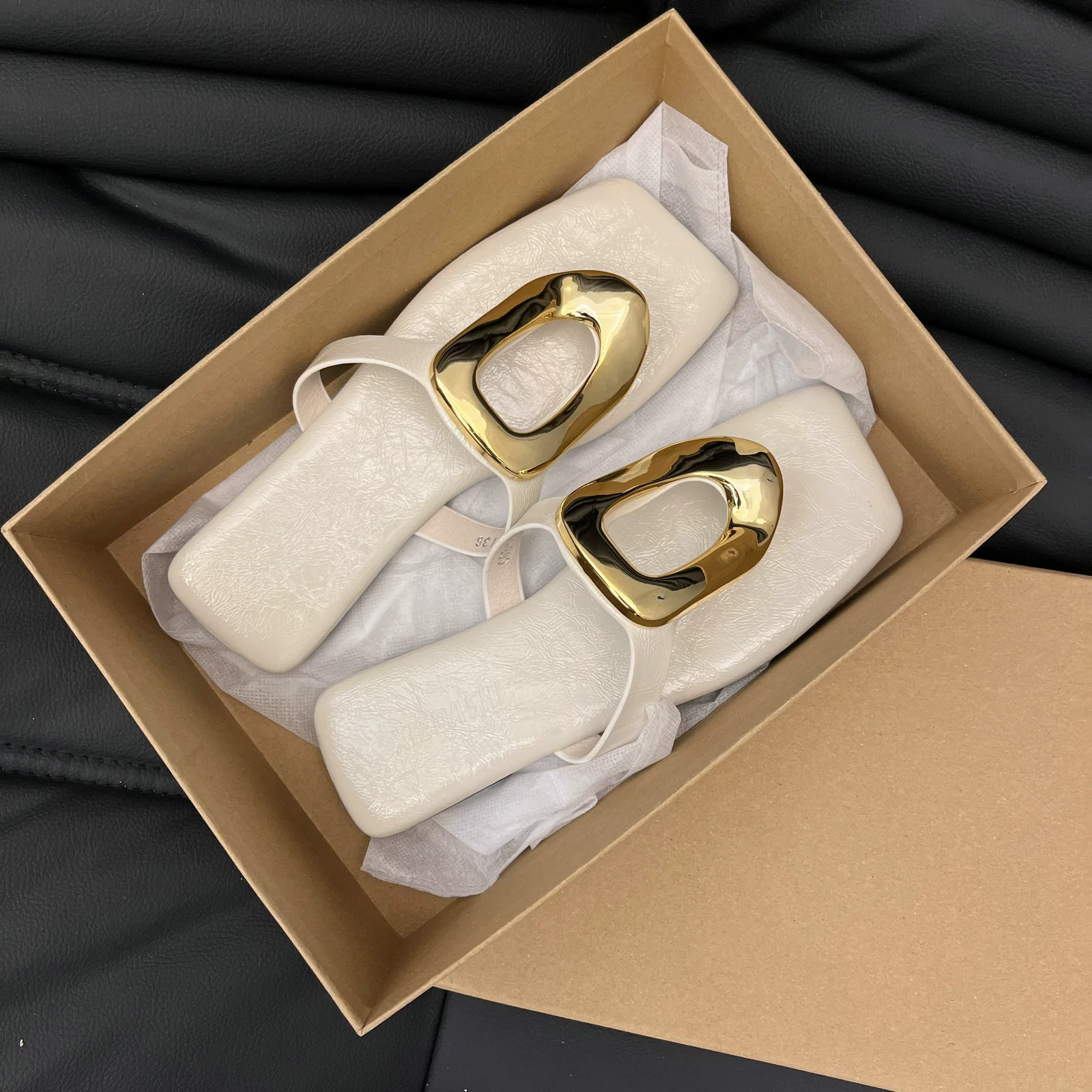 2024 новые квадратные шлепанцы с открытыми пальцами на внешней носки