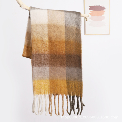New plaid seahorse hair scarf for women in winter, versatile high-end wear, colorful dopamine wear, large shawl for women in Europe and America