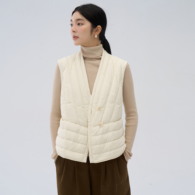 Lightweight V Neck down Vest for Women 2025 Autumn and Winter Fashionable Slim Casual White Duck down Top for Inner Wear and Outer Wear