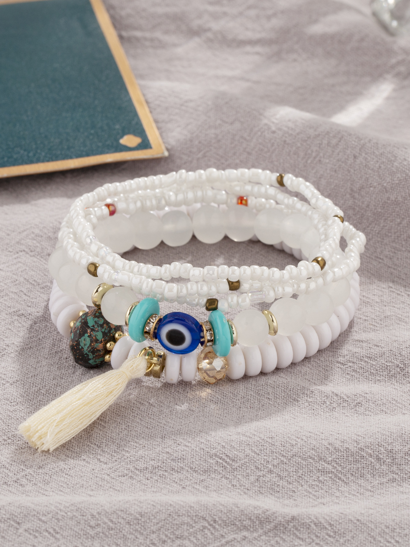 45g Weight Bracelets Classification 1 Set Quantity Casual, Daily, Party Occasion Imitation Pearl, Alloy Material Leaves, Flower Pattern Unisex Gender Beaded, Plating Design Retro Style Retro Leaves Flower Arylic Imitation Pearl Alloy Beaded Bracelets Wholesale 3