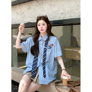 复古学院风蓝色条纹短袖衬衫女2026年夏季新款别致设计感小众上衣