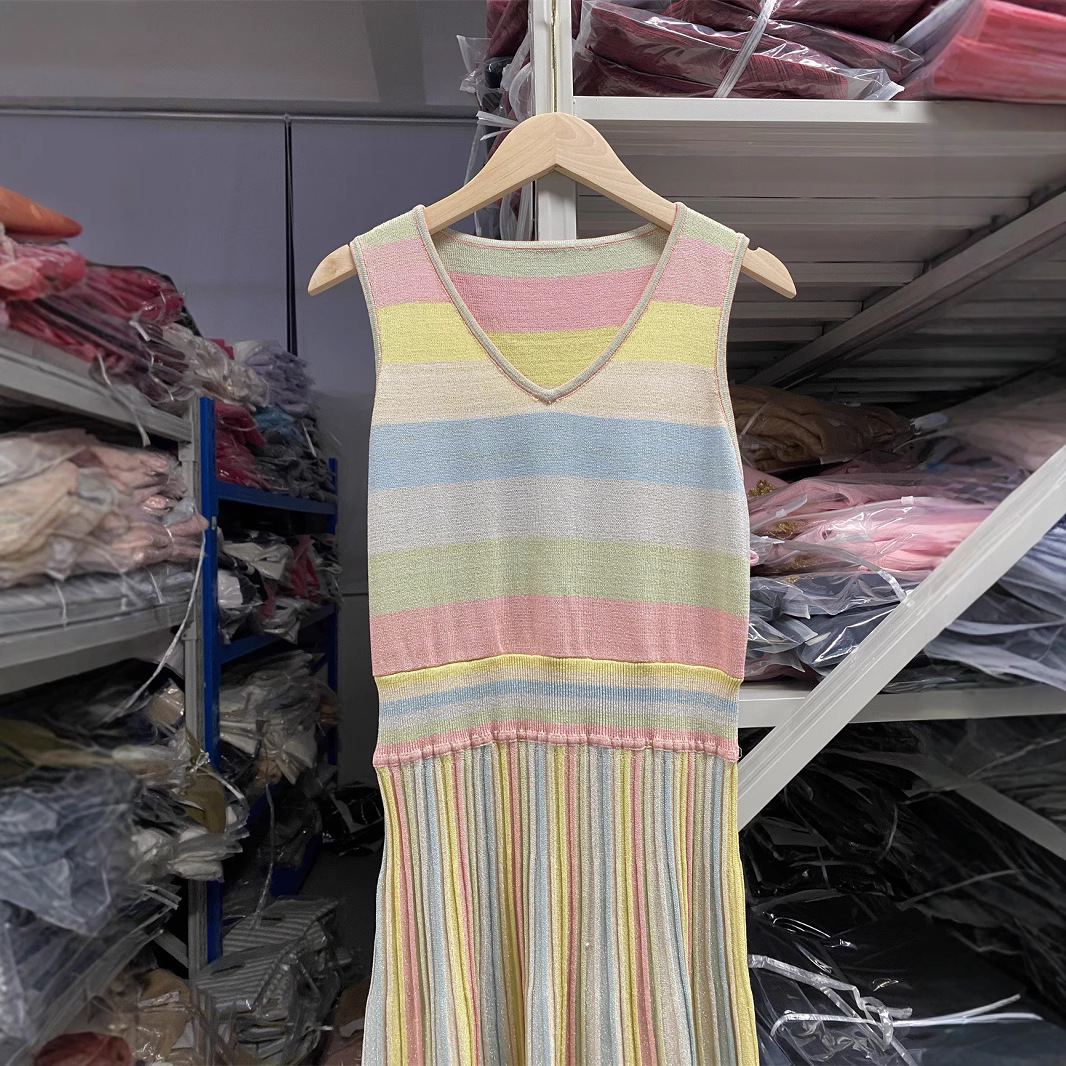 Colorful striped pleated skirt with large swing