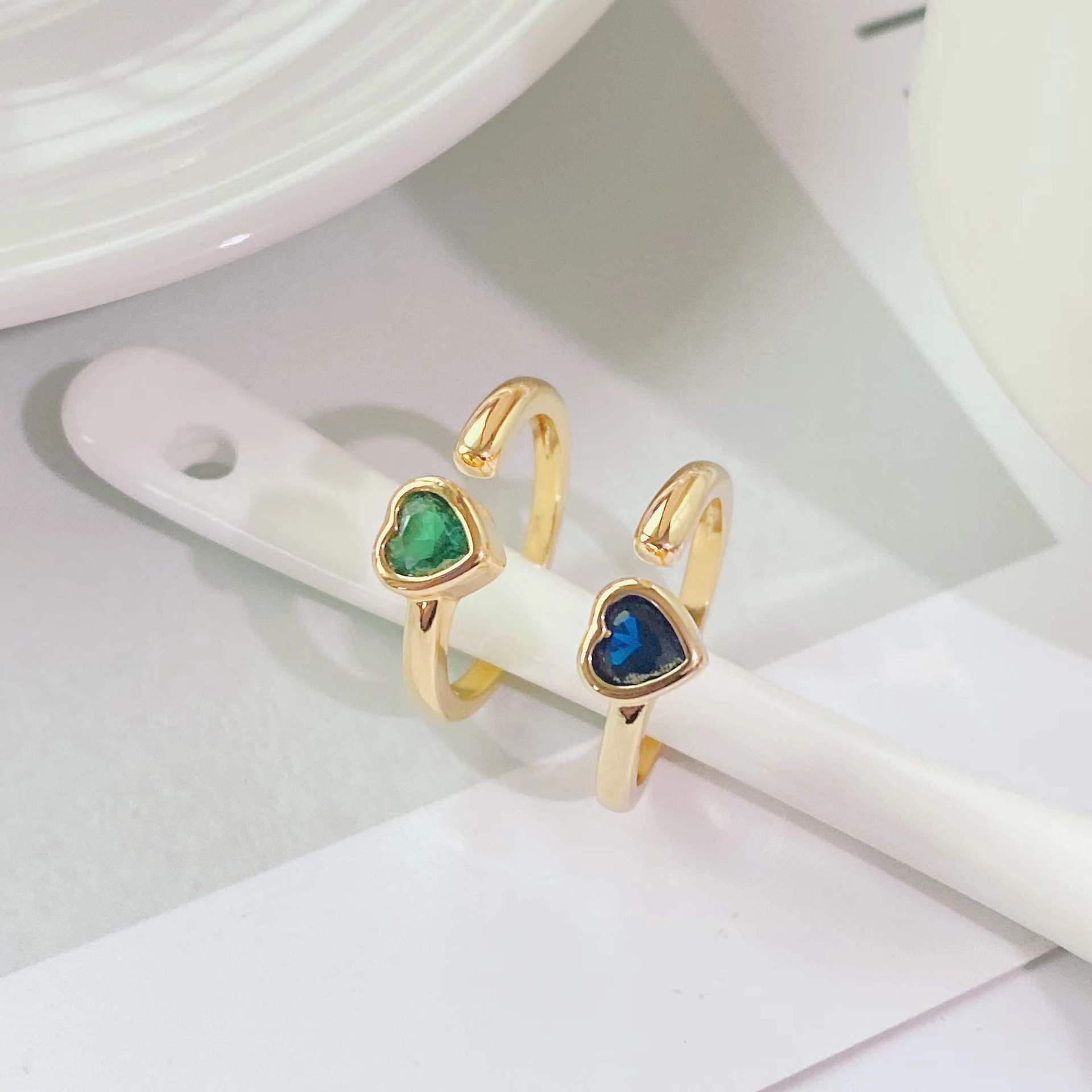 Copper 18k gold-plated gemstones inlaid simple heart-shaped opening adjustable ring