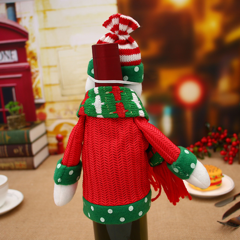 Juldekoration vinflaskfodral santa claus i stickat material_voghion.com