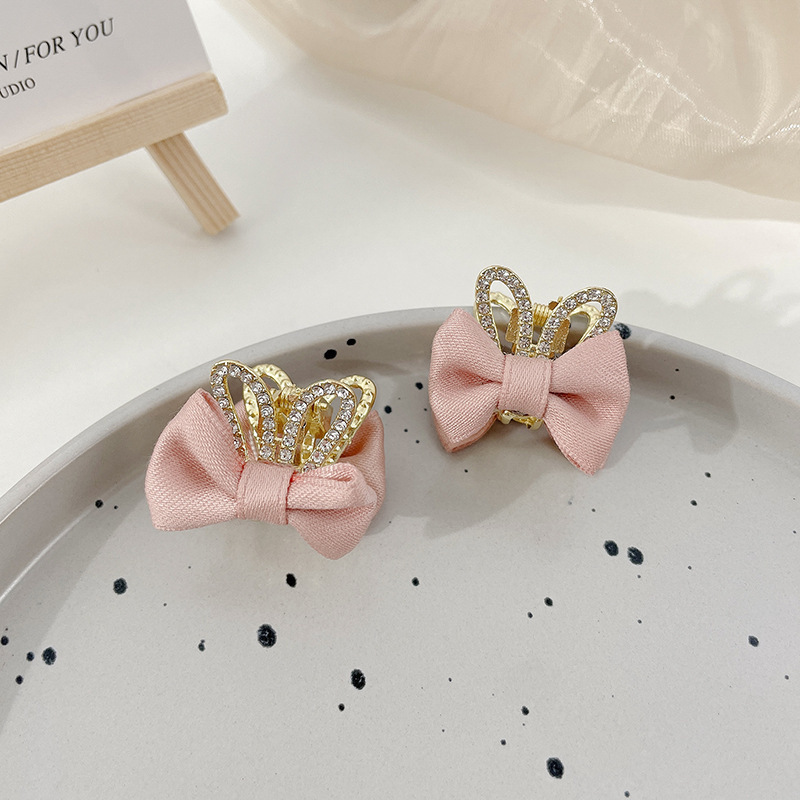 Exquisito clip pequeño clip de flequillo lateral de diamantes de imitación de perlas femeninas nuevo mini clip de tiburón de medio lazo horquilla tocado