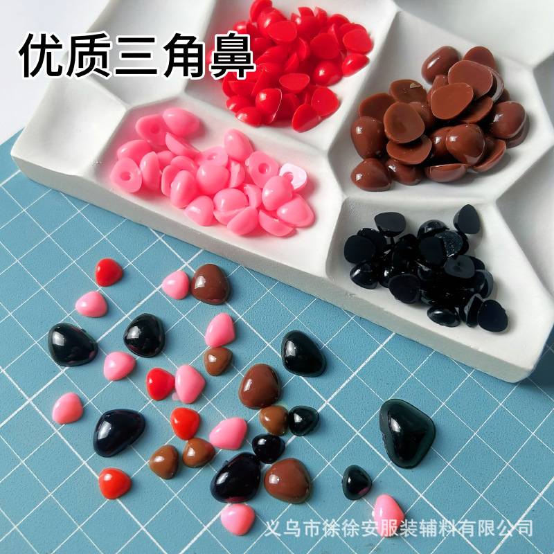 Spot diy flat triangle nose black doll nose accessories handmade plush doll small animal nose