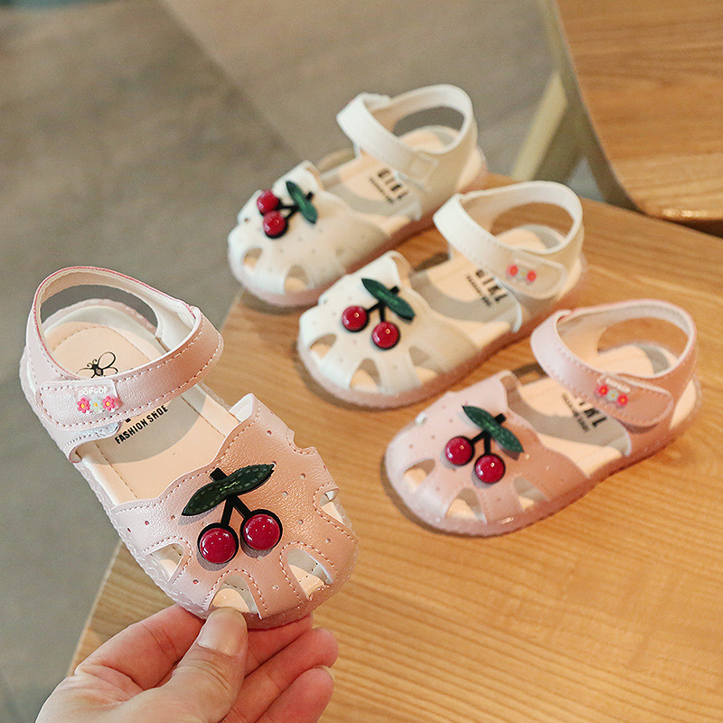 2026 Summer New Baby Walking Shoes Girls' Sandals Cute Little Cherry Infant Shoes Soft Sole Toddler Shoes Trendy