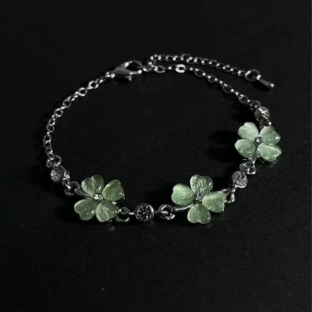 Forest Style Small Fresh Green Flower Bracelet Niche Design High-Value Exquisite Versatile Clavicle Chain
