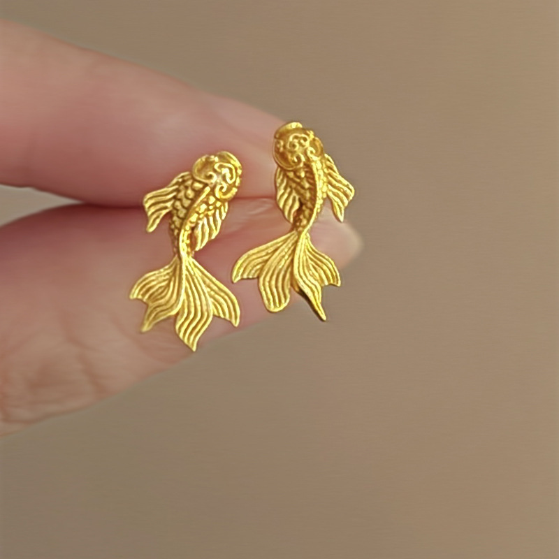 Pendientes de perlas de mariposa de flores retro de oro real, agujas de plata galvanizadas, pendientes de diseño exagerado, pendientes de sentido avanzado de nicho