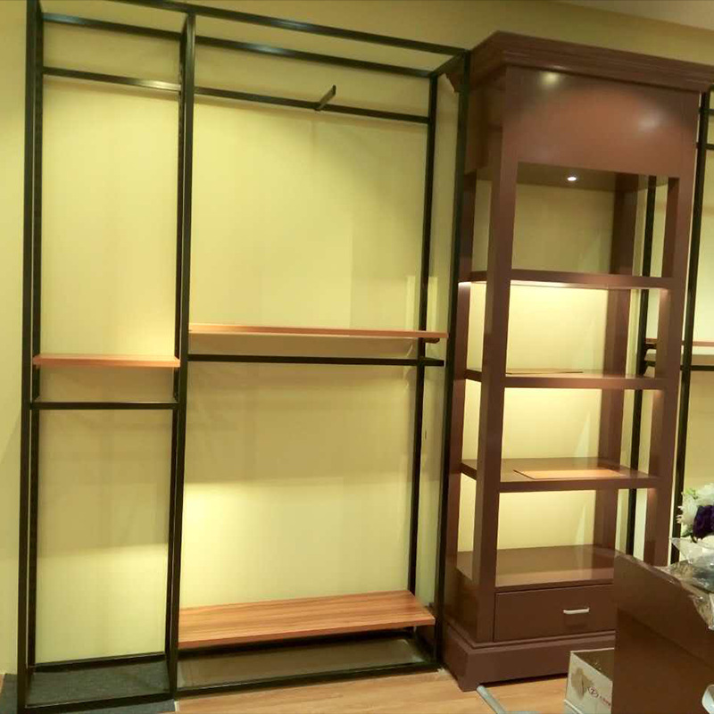 Tienda de ropa estante de exhibición tipo colgante de suelo de acero inoxidable pintado simple percha de ropa de hombre y mujer estante de exhibición de ropa