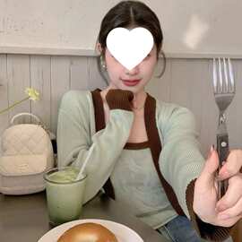 复古撞色针织套装女2026春季时尚绿色领针织开衫吊带背心两件套
