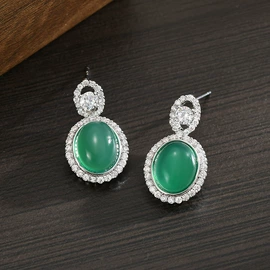 胸针;耳钉;项链