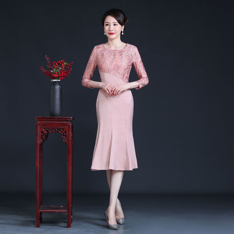 Mom's Clothing Spring and Summer Fashionable Slim Fishtail Dress High-End Temperament Slim Middle-Aged Women's Clothing One-Piece Light Luxury