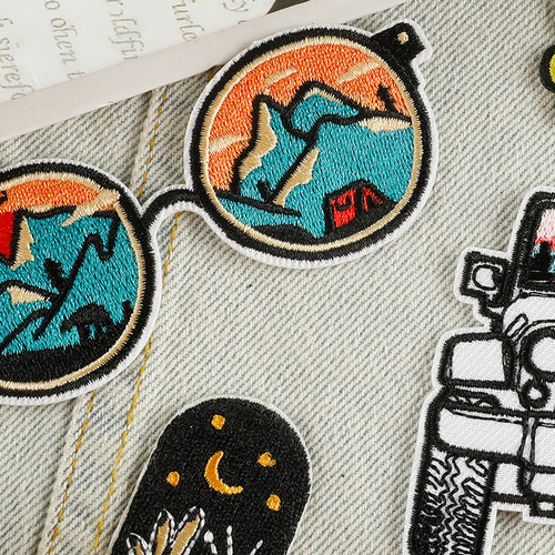 Computer embroidery logo cartoon car glasses embroidery seal logo clothing accessories clothing and hat patches accessories back adhesive tape