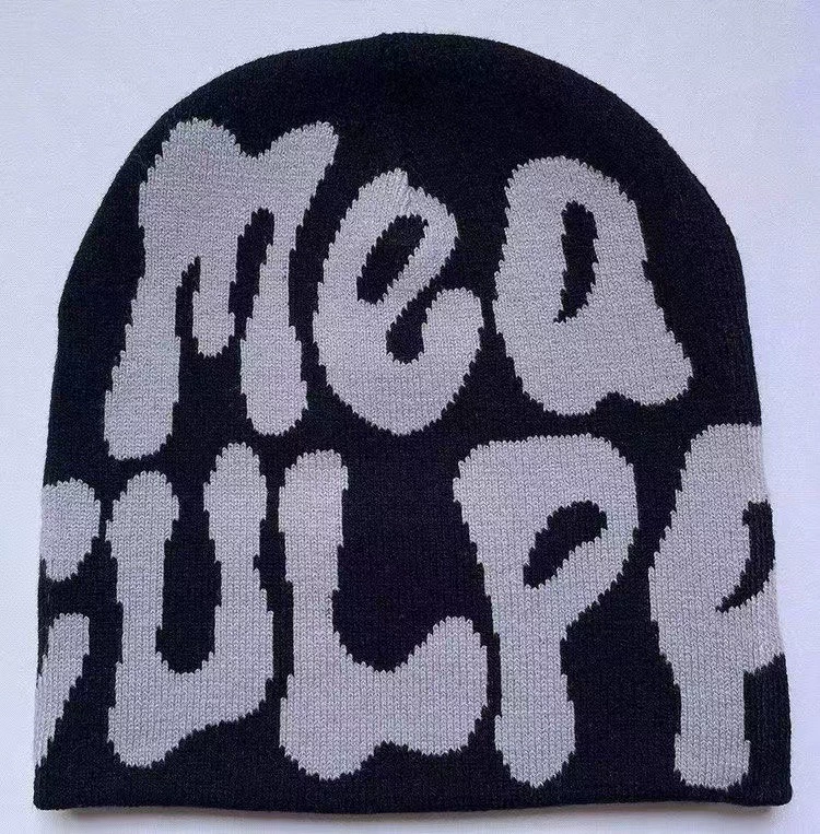 knitted Beanie Hat перевод не нужен?