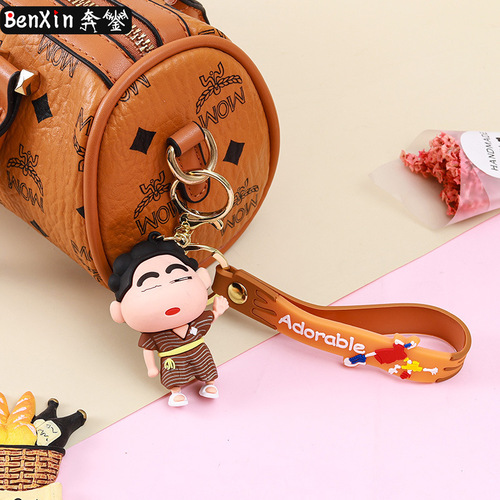 New Crayon Shin-chan doll key chain personalized doll silicone car key chain pendant couple school bag pendant