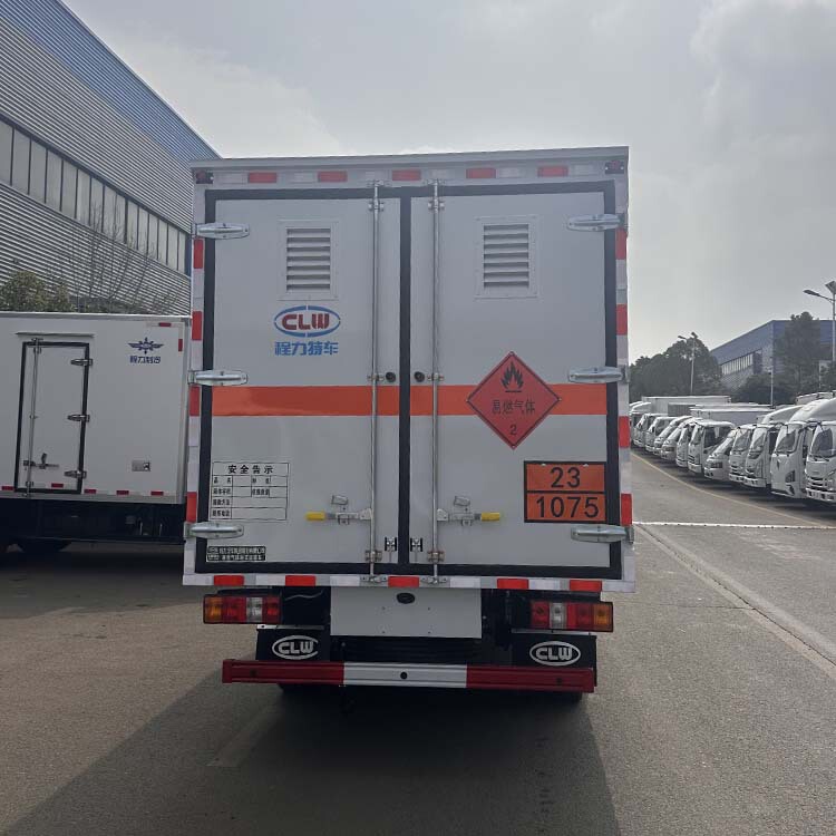 Dongfeng D 94.2m gas cylinder transport truck, box-type hazardous material transport vehicle, high-quality supply Dongfeng D 94.2m gas cylinder transport truck, box-type hazardous material transport vehicle, high-quality supply