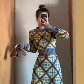 法式针织连衣裙秋冬新款女收腰显瘦气质打底内搭冬季加厚毛衣裙子