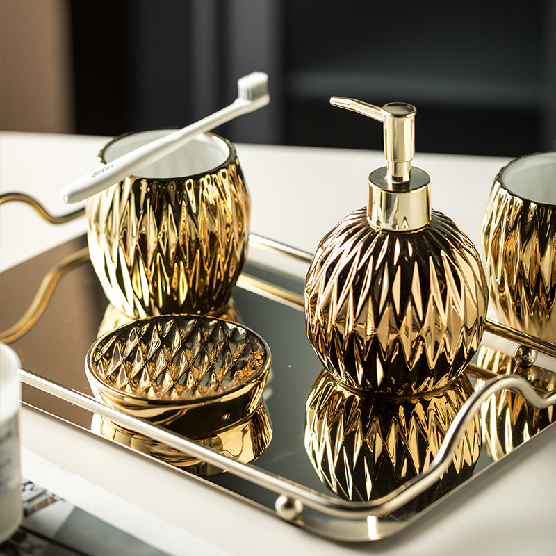 Luz americana de lujo de cerámica baño lavado de cuatro piezas de baño suministros muestra sala de cerámica decoración traje de baño transfronterizo