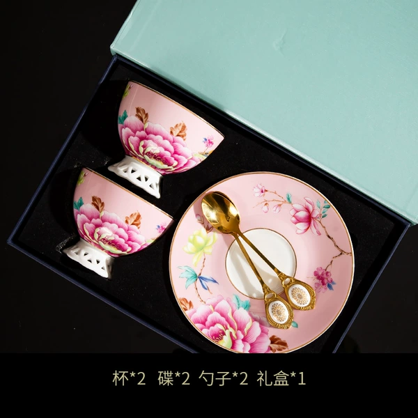 2 cups and 2 discs of flowers to get golden spoon - gift box