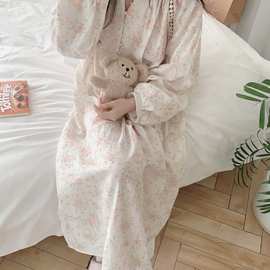 春夏新款韩版双层棉纱碎花珍珠扣宽松花边长袖睡裙家居服睡衣女