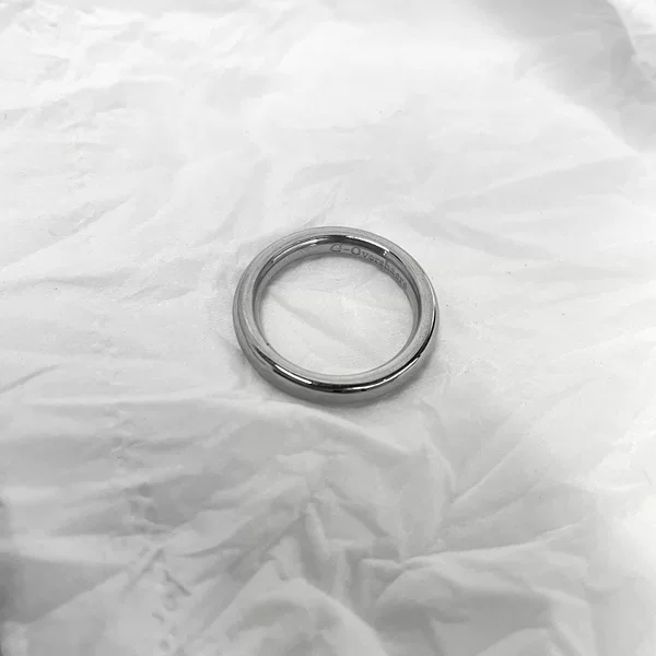 Titanium steel non-fading ring ring female design niche fashion plain circle personality High sense girlfriends light luxury cold wind ring