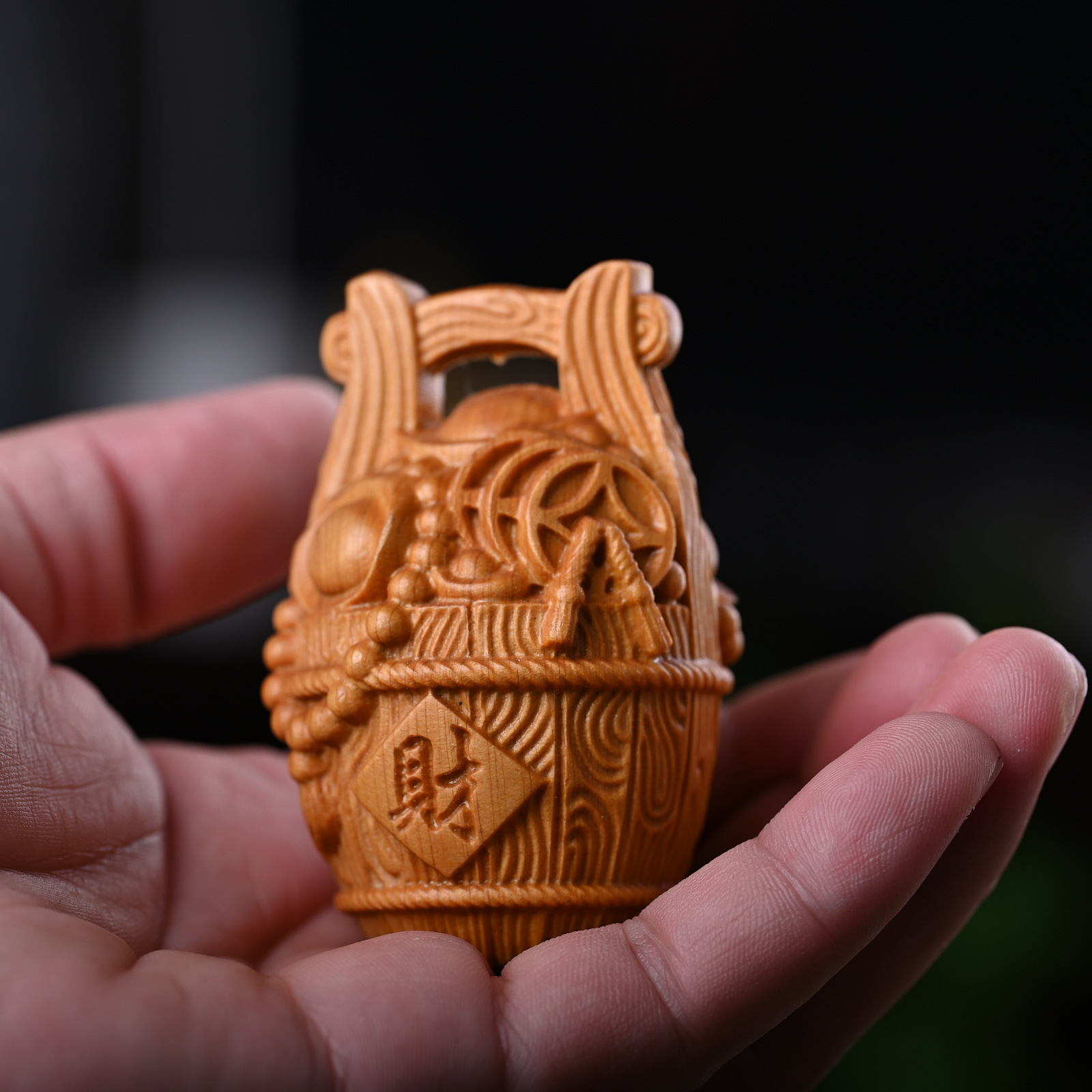 Yabai Wood Carved Yuanbao with a Pot of Gold Handle, Wishing "Congratulations and Prosperity", Counting Money Nightly, Small Ornament for Keeping, Portable Cultural Craft