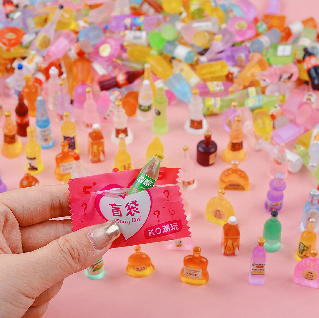 Bolsa ciega de Navidad regalo para niños regalo para estudiantes de primaria recompensa para jugar miniaturizado caja ciega desmontaje juguetes