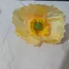 Жёлтая заколка с маком