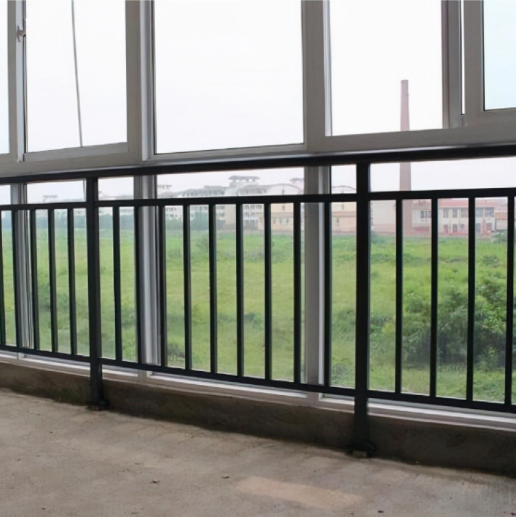 阳台栏杆 小区楼面围栏定制 黑色锌钢护栏 别墅阳台隔离栏