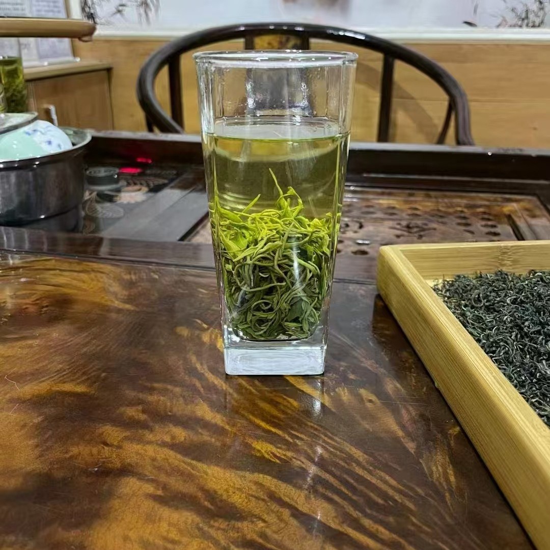 2026年特级显豪绿茶毛峰散装批发250克贵州高山云雾嫩芽源头厂家