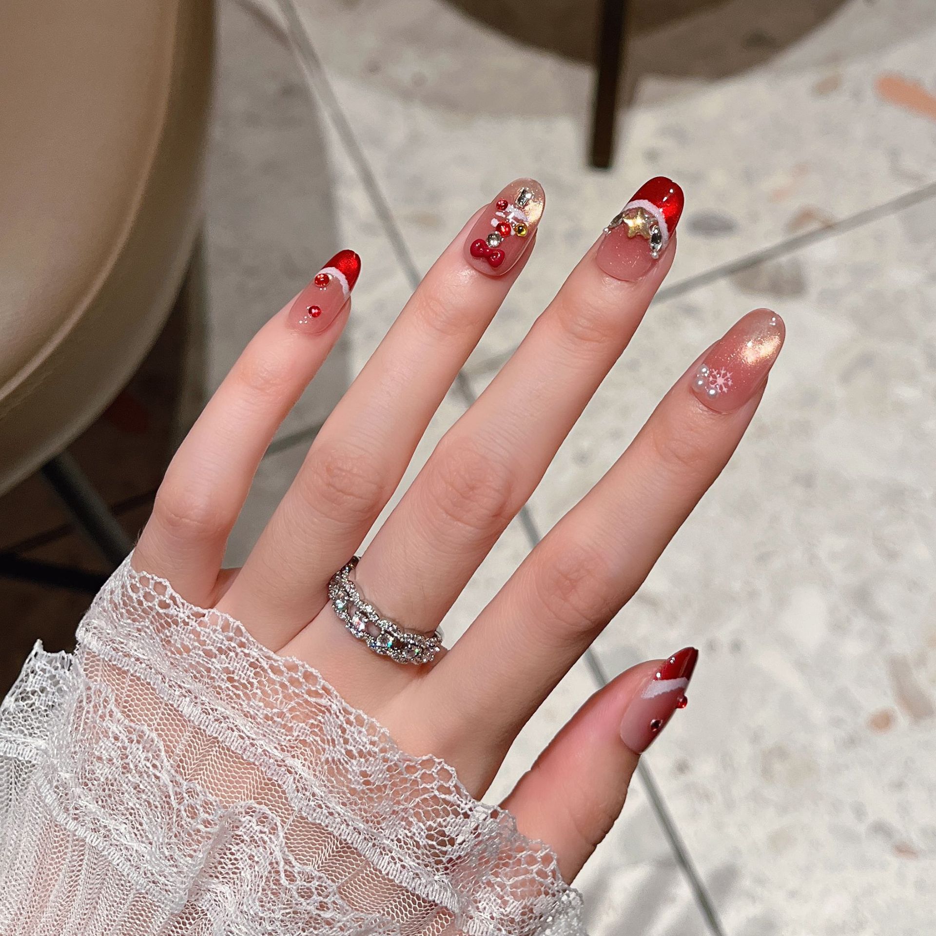 Navidad usa uñas elípticas cortas rojas francesas uñas arco blush copo de nieve uñas cubiertas usadas al por mayor
