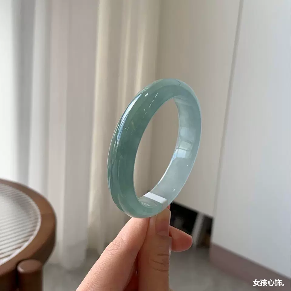 天然缅甸翡翠油青飘花显白手镯飘绿花正圈半山水油青送礼批发直销