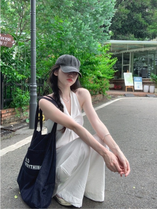 辣妹设计感套装女夏季2025新款扭结V领挂脖背心休闲裤两件套|undefined