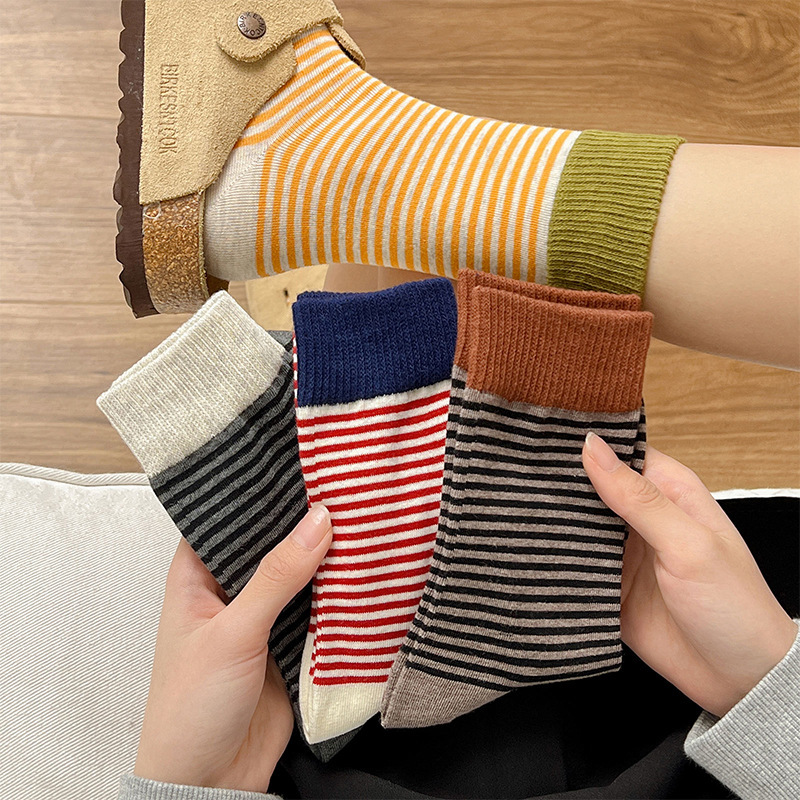 Autumn and Winter Striped Socks for Women, Retro Vertical Stripe Color-Blocking Niche Style Casual Mid-Calf Socks, Seamless Slouch Socks