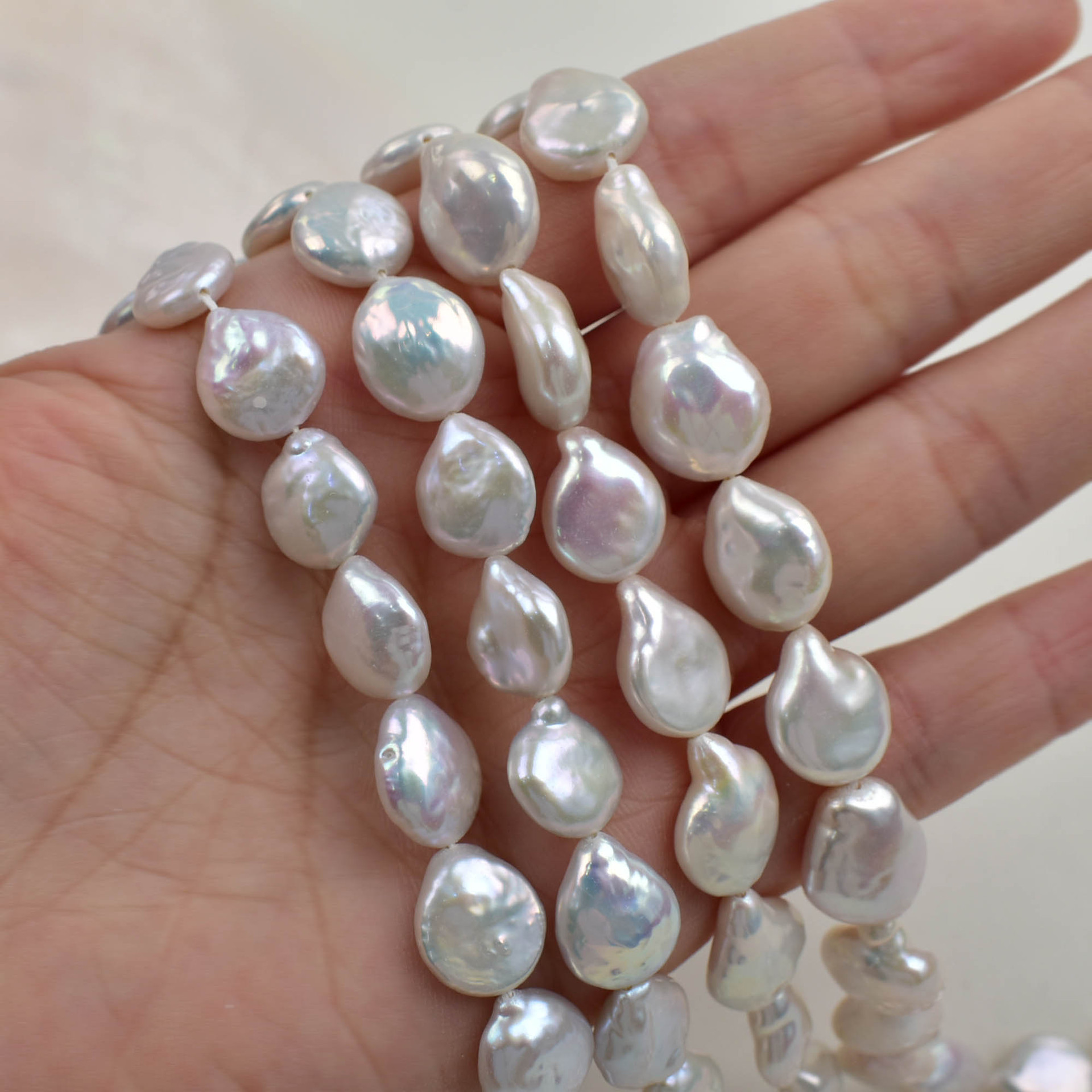 Organic necklace drop-shaped from pearl