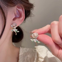 電鍍合金銀針淡水珍珠耳環批發 玫瑰花朵氣質發飾耳釘高級感耳飾