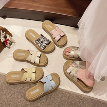 ��ʽ�r���ɸ����ЬŮ�⴩2025���ļ��¿�ܛ��һ����ƽ��ɳ������