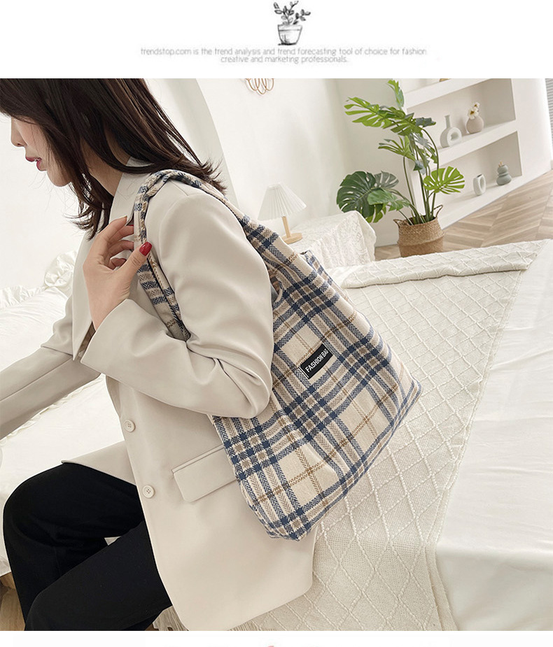 New Korean-style retro versatile and artistic tote bag for women in autumn and winter 2022, thickened woolen checkered pattern, single-shoulder bag undefined