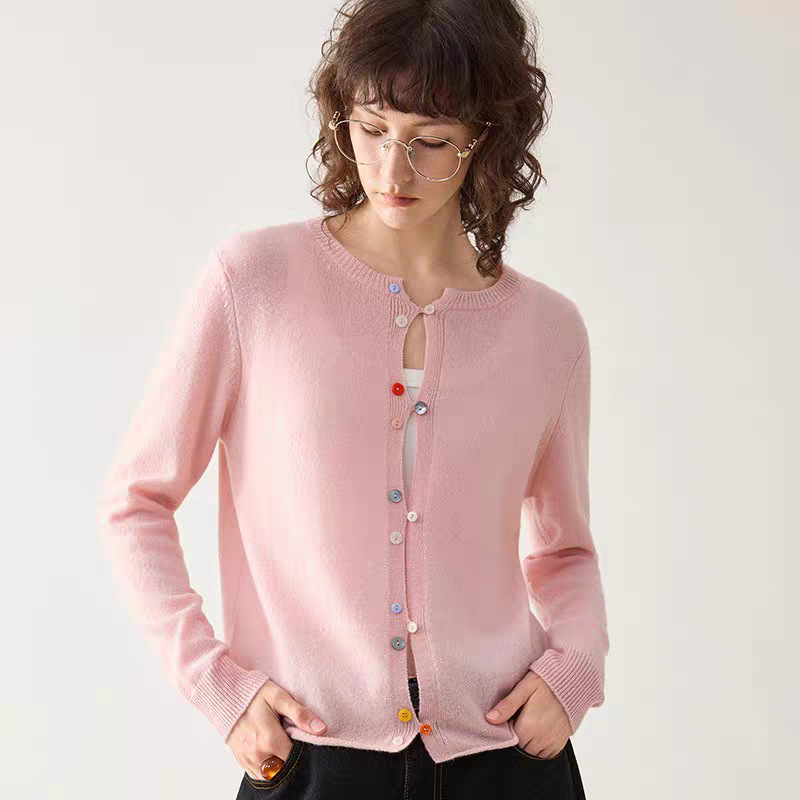 Autumn new collection: chic and youthful, featuring colorful buttons, a lightweight feel, and an airy cashmere knit round-neck cardigan with long sleeves Autumn new collection: chic and youthful, featuring colorful buttons, a lightweight feel, and an airy cashmere knit round-neck cardigan with long sleeves