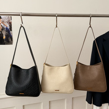 �n��r�Џ͹�ˮͰ��Ůʿ�¿�W�t������eͨ�����μ�б�����ذ�