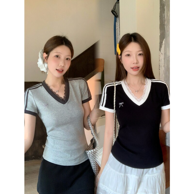 Plus-Size Korean-Style Unique Lace Patchwork V-Neck Short-Sleeve T-Shirt, Unique Niche Slim-Fit Color-Blocking Top for Women