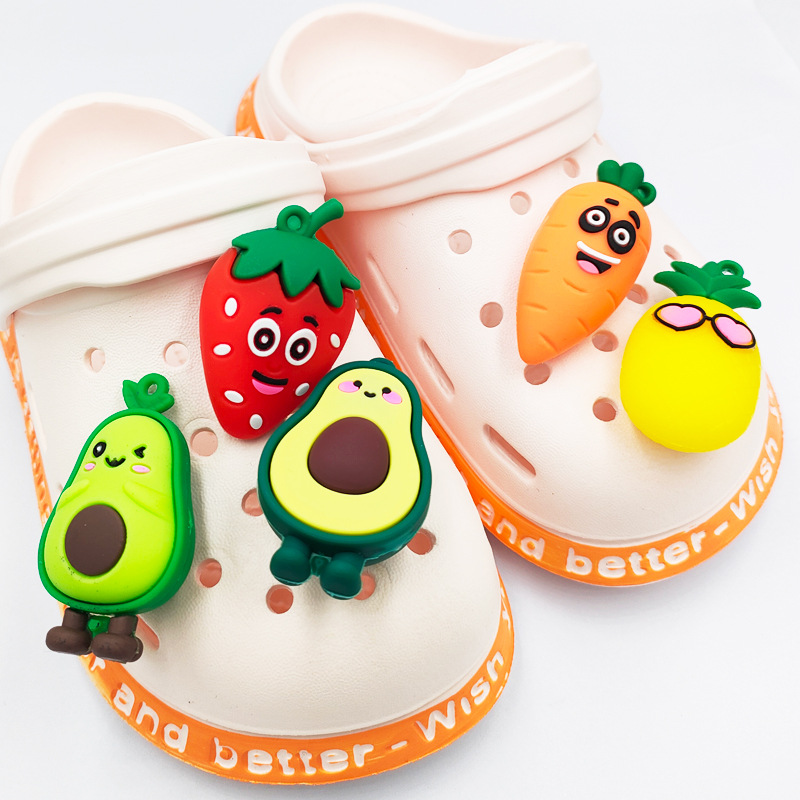Wholesale Cartoon Three-dimensional Fruit Avocado Strawberry Shoes Buckles Nihaojewelry display picture 1